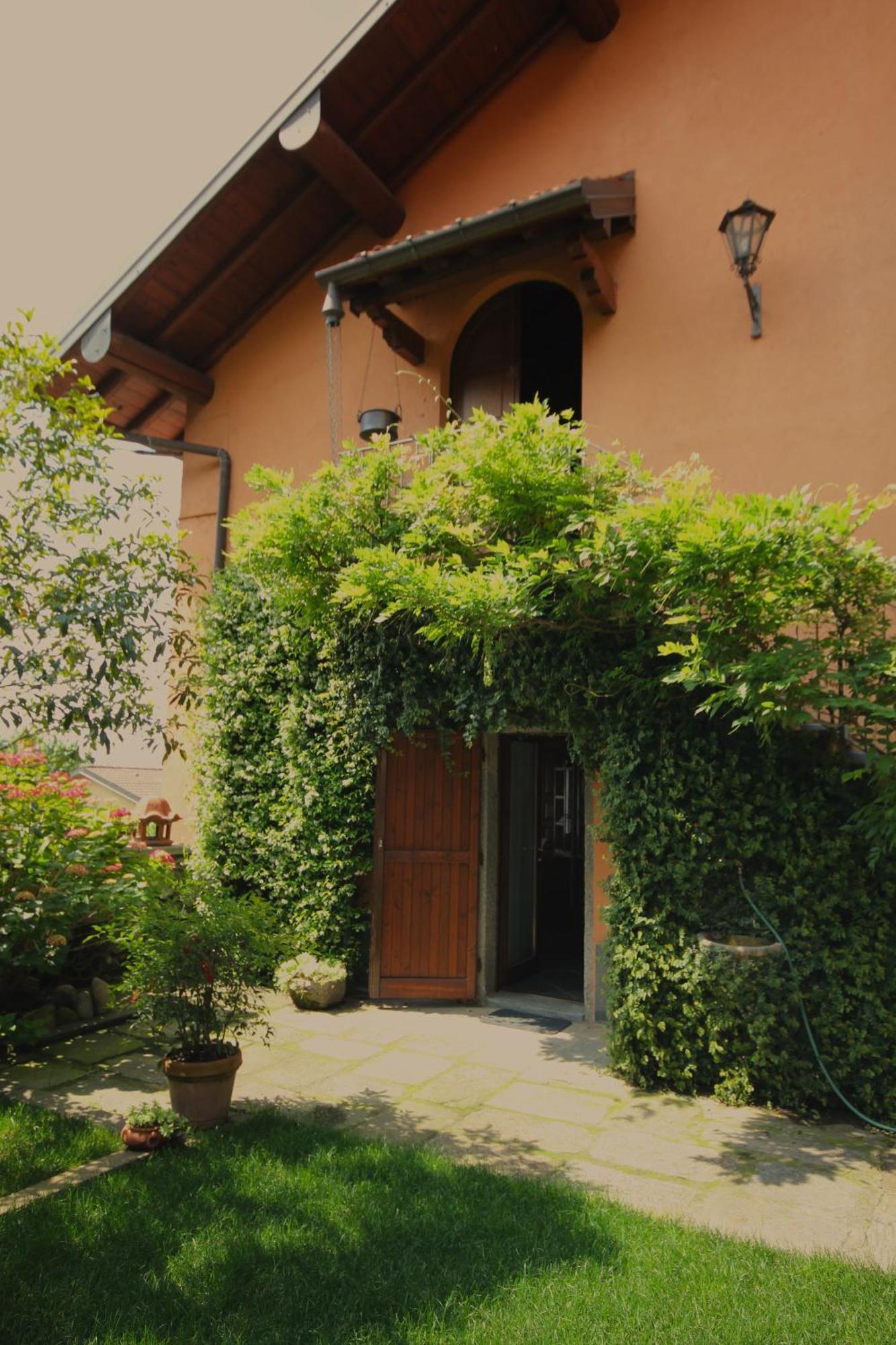 La Corte Dei Rho Tavernerio Esterno foto